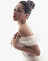 8 Potret Cantik Alyssa Daguise Dalam Pemotretan Terbaru, Dikira Cantriona Gray Miss Universe 2018