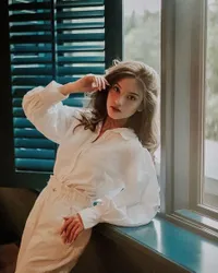 7 Potret Cantik Malika Bestari, Wanita yang Diduga Jadi Pacar Baru Afgan