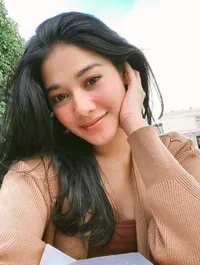 7 Potret Cantik Naysila Mirdad yang Dikabarkan Sudah Pindah Agama - Kerap Tutup Mulut Saat Ditanya Kebenarannya