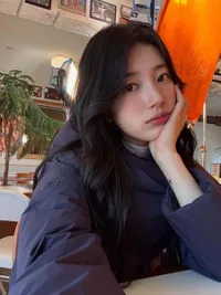 7 Potret Cantiknya Bae Suzy yang Tampil Effortless di Unggahan Terbaru, Tetap Pancarkan Aura Bintangnya