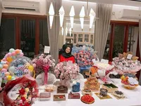 7 Potret Cut Meyriska Ulang Tahun ke-28, Dapat Kuetart Kecil Sampai Besar dan Dikelilingi Banyak Buket Bunga yang Cantik
