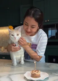 7 Potret Dapur Apartemen Sherina Munaf, Desain Elegan dan Clean