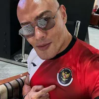 7 Potret Deddy Corbuzier yang Resmi Jadi Staf Khusus Menhan, Segini Besar Gaji dan Tunjangannya