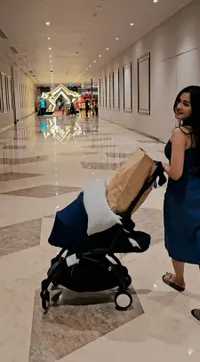 7 Potret Denny Caknan Momong Dek Cunda Sementara Bella Bonita Belanja, Netizen Salfok 'Antena' yang Makin Tinggi