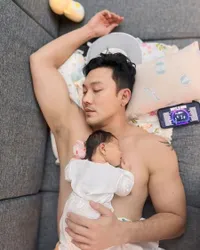 7 Potret Denny Sumargo Momong Gabriella Putri Semata Wayangnya, Nikmati Setiap Momen Sebagai Ayah - Perjuangannya Untuk Mendapat Keturunan Luar Biasa