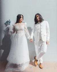 7 Potret Detail Gaun Pengantin Ayushita yang Menawan dari Penutup Kepala - Ujung Kaki