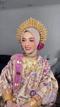 7 Potret Detail Penampilan Akad Nikah Feby Putri, Cantik Manglingi Pakai Adat Bugis