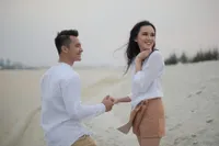 7 Potret Eza Gionino Sambut Anak Pertama, Antusias Belanja!