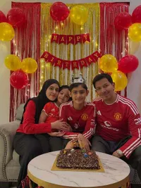 7 Potret Fairuz A Rafiq Rayakan Ultah King Faaz, Bertema MU - Dihadiri Keluarga