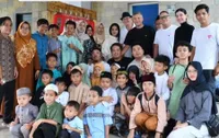 7 Potret Gading Marten Ulang Tahun Bareng Medina Dina, Gisel Gandeng Cinta Brian di Bali