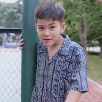 7 Potret Ganteng Zavy Rianzi Vidamo, Anak Gitaris Prisa Rianzi yang Jarang Tersorot