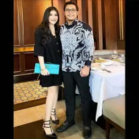 7 Potret Gaya Glamour Rica Andriani, Tetap Ngehits Setelah Jadi Istri Polisi