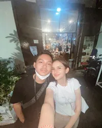 7 Potret Gaya Pacaran Azriel Hermansyah dan Sarah Menzel - Ke Kondangan Bareng