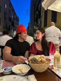 7 Potret Gaya Pacaran Jefri Nichol dan Ameera Khan di Milan Fashion Week, Disebut Auranya Mahal