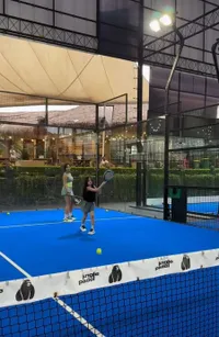 7 Potret Gempi Belajar Main Padel Bareng Gisella Anastasia, Tingkah Randomnya Bikin Gemas