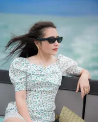 7 Potret Healing Singkat Ala Prilly Latuconsina, Nikmati Keindahan Pulau Ponco dan Pulau Payung - Asyik Rebahan di Atas Kapal Sendiri