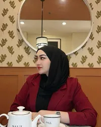 7 Potret Indriani Hadi Mantan Istri Sahrul Gunawan, Cantik dan Awet Muda - Serasa Kakak Beradik dengan Anak