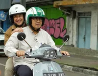 7 Potret Irfan Hakim dan Farhan Ngabuburit Naik Motor, Lanjut Bukber dengan Anak Yatim