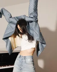 7 Potret Isyana Sarasvati Tampil Beda dan Cantik Sampai Disebut Mirip Jennie BLACKPINK, Penuh Pesona Pamer Perut Rata 