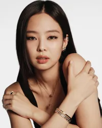 7 Potret Jennie BLACKPINK Photoshoot Bareng Chanel Coco Crush, Awali Tahun 2025 dengan Koleksi Perhiasan Mewah Baru