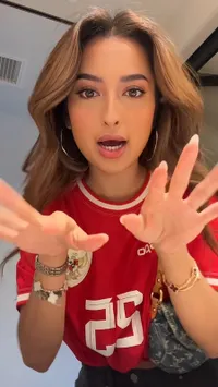 7 Potret Jennifer Coppen Terbang ke Jepang untuk Nonton Timnas, Hubungan dengan Justin Hubner Makin Disorot