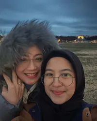 7 Potret Kebersamaan Desy Ratnasari dan Sang Putri Nasywa, Sering Disebut Kakak Beradik