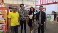 7 Potret Kebersamaan Millendaru dan Keluarga yang Jarang Terekspos, Anak Kedua dari Tiga Bersaudara