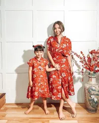 7 Potret Kekompakan Gempi & Gisella Anastasia Pakai Baju Kembaran, Sama-Sama Cantik - Ibu dan Anak Rasa Kakak Beradik