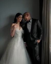 7 Potret Kemesraan Deddy Corbuzier dan Sabrina Chairunnisa di Momen Pernikahan, Bahagia Pamer Cincin dan Buku Nikah - Romantis Abis Saat Dansa Bersama