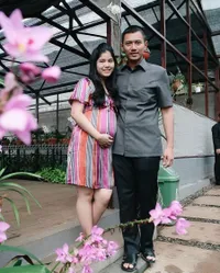 7 Potret Kenangan Manis Annisa Pohan Melihat Bunga Bersama Mendiang Ani Yudhoyono, Wajah Imut dan Penampilan Sederhana Jadi Sorotan
