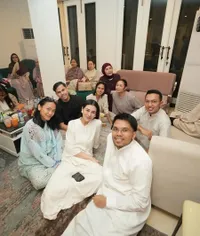 7 Potret Lebaran di Rumah Reza Artamevia, Baby Arash Sukses Bikin Gemas Keluarga 