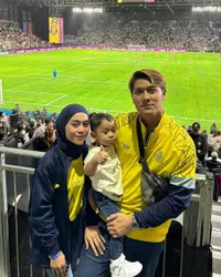 7 Potret Lesti Kejora & Rizky Billar Nonton Klub Cristiano Ronaldo & Lionel Messi Tanding di Arab, Abang L Bikin Salfok 