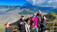 7 Potret Liburan Mulan Jameela ke Bromo Bersama Keluarga, Rafly Aziz Putra Pertamanya Jadi Sorotan - Sebut Ahmad Dhani Sebagai 'Bapak-Bapak Gemas'