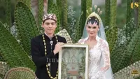 7 Potret Luna Maya & Maxime Bouttier Sematkan Cincin dan Pamer Buku Nikah, Wajah Bahagia Jadi Sorotan