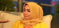 7 Potret Mama Rieta Dihipnotis Uya Kuya, Curhat Sampai Nangis - Ungkap Jarang Ngobrol Sama Raffi Ahmad