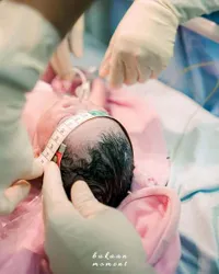 7 Potret Masayu Clara Melahirkan Anak Ketiga, Bagikan Momen Bahagia dengan Kehadiran Baby Ryu
