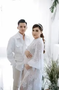 7 Potret Maternity Shoot Nella Kharisma, Pamer Baby Bump dan Bekas Kerokan - Mesra dengan Dory Harsa Bak Pasangan Bangsawan
