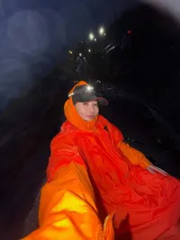 7 Potret Menegangkan Wendy Walters Mendaki Gunung Kinabalu, Gagal ke Puncak Karena Badai