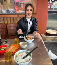 7 Potret Mesra Cinta Laura dan Arya Vasco di Vietnam, Cocok Banget - Didoakan Segera Menikah