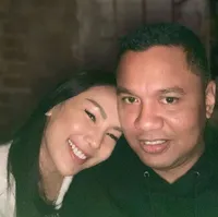 7 Potret Mesra Kalina Ocktaranny & Suami, Diduga Sedang Ada Masalah Karena Hapus Foto Berdua di Instagram?