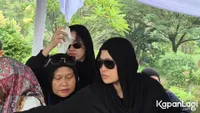7 Potret Mita The Virgin Ungkap Wasiat Sang Ibu, Wujudkan Keinginan Terakhir Mendiang Sebelum Meninggal Dunia
