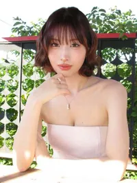 7 Potret Momo TWICE Tampil Memesona di Postingan Terbaru, Tampak Polos Sekaligus Menawan