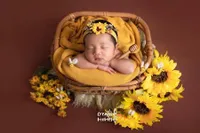 7 Potret Newborn Photoshoot Anak Kedua Kesha Ratuliu, Dikelilingi Barang Branded Sejak Bayi