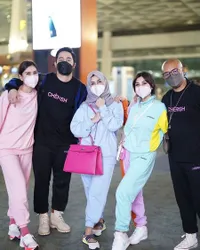7 Potret Nisya Ahmad Liburan ke Barcelona Bareng Keluarga, Langsung Shopping dan Jalan-Jalan - OOTD Kece Jadi Sorotan
