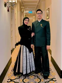 7 Potret Nycta Gina Pertama Kali Nge-MC Bareng Rizky Kinos di Pernikahan Jazz Hayat