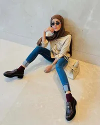 7 Potret Nyentrik Olla Ramlan saat Berpose di Depan Kamera, Gaya Busananya Bisa Jadi Inspirasi saat Bukber