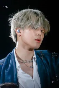 7 Potret Para Member BTS Pernah Tampil Dengan Rambut Keriting, Super Kece!