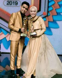 7 Potret Pasangan Duet Dangdut yang Berhasil Bikin Baper, Ada yang Malu-Malu Akui Cinta - Nikah Beneran