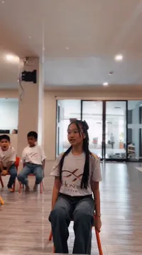 7 Potret Penampilan Thalia Putri Sarwendah Untuk Memperingati Hari Ibu Sedunia, Berbakat Jadi Penyanyi