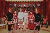 7 Potret Pernikahan Niken Anjani - Adimaz Pramono, Pilih Tema Adat Palembang